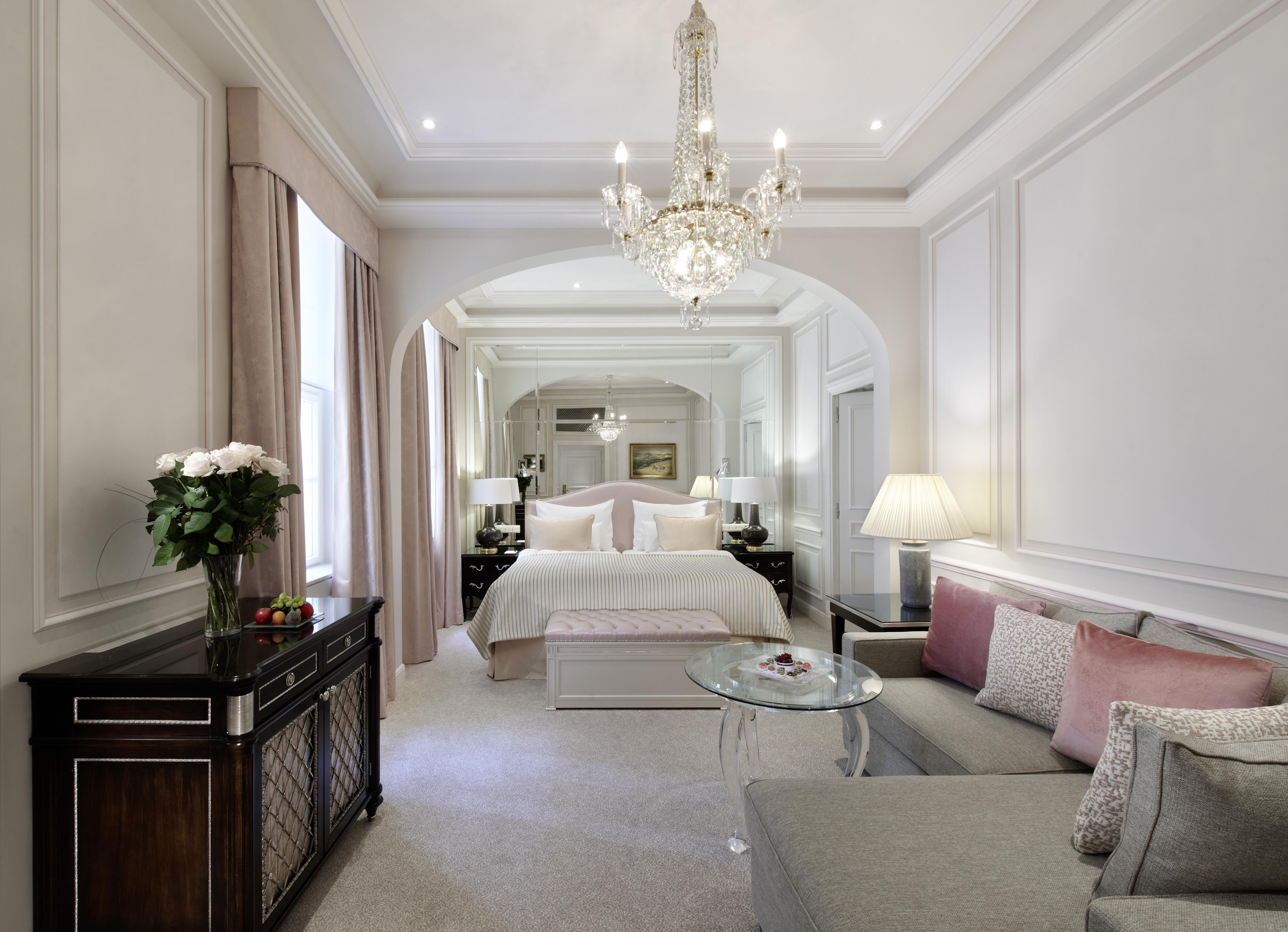 Hotel Sacher Wien Kamer foto A suite at the hotel