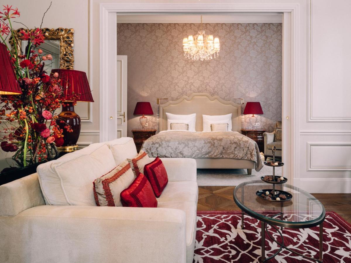 Hotel Sacher Wien Buitenkant foto Suite